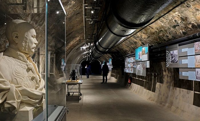 interior tunnel of paris sewer museum